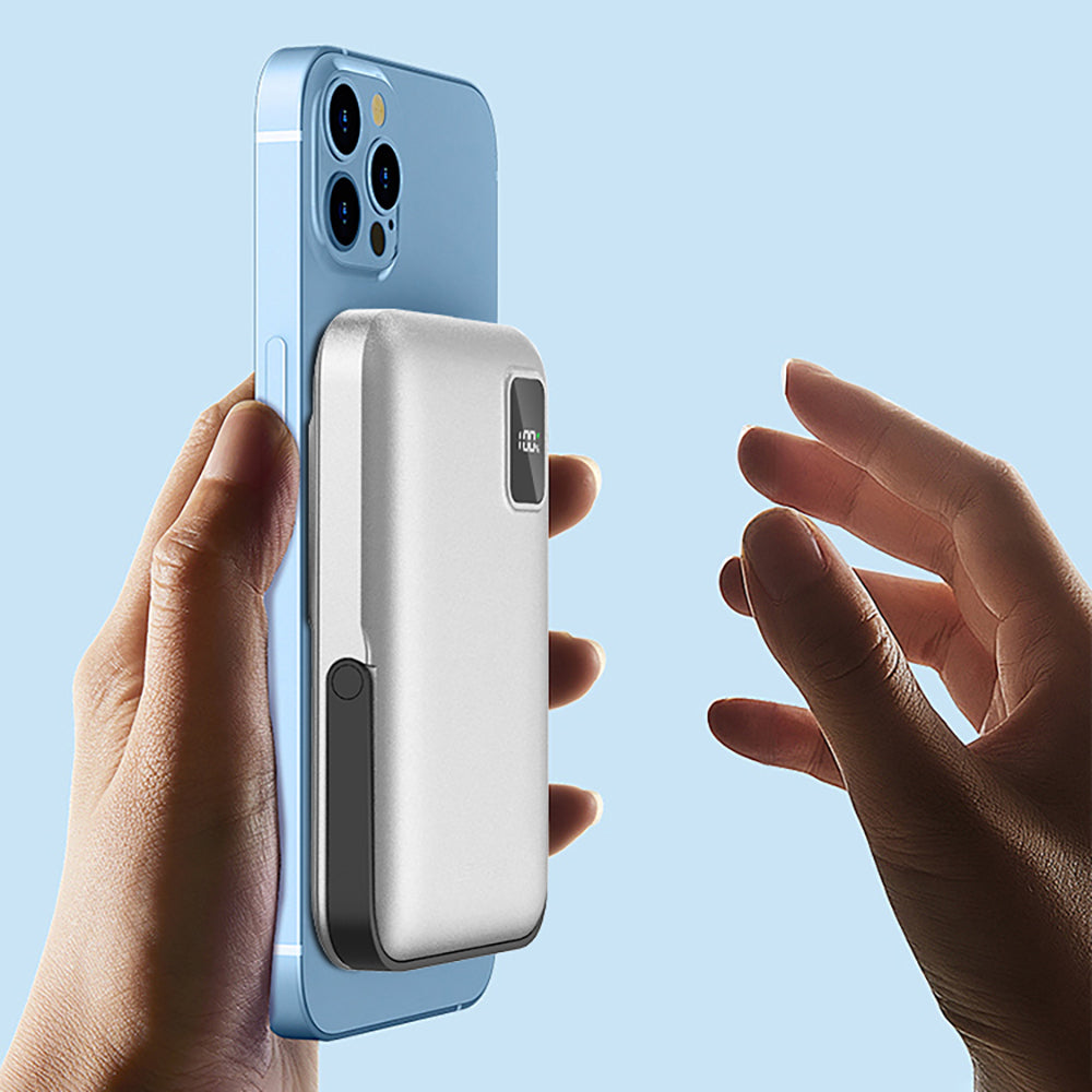 Lenyes PW134D 20W Ultra İnce Dijital LED Ekranlı Standlı Wireless Powerbank 15W 10000mAh Gümüş