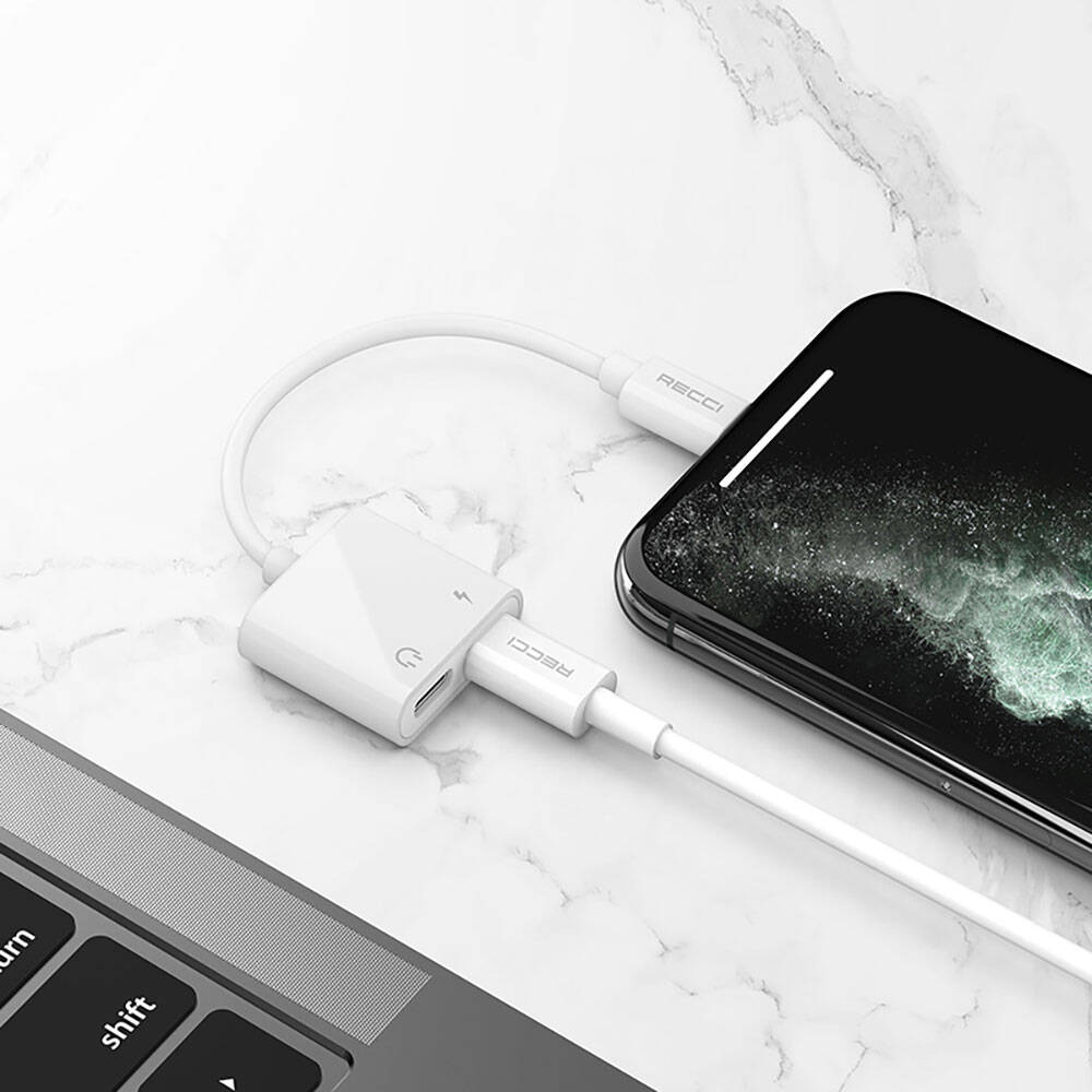 Recci RDS-A01 Lightning 2in1 Şarj ve Ses Adaptörü Beyaz