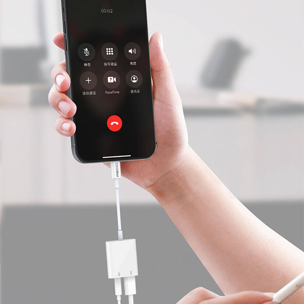 Recci RDS-A10 Lightning PD3.0 2in1 Şarj ve Ses Adaptörü Beyaz