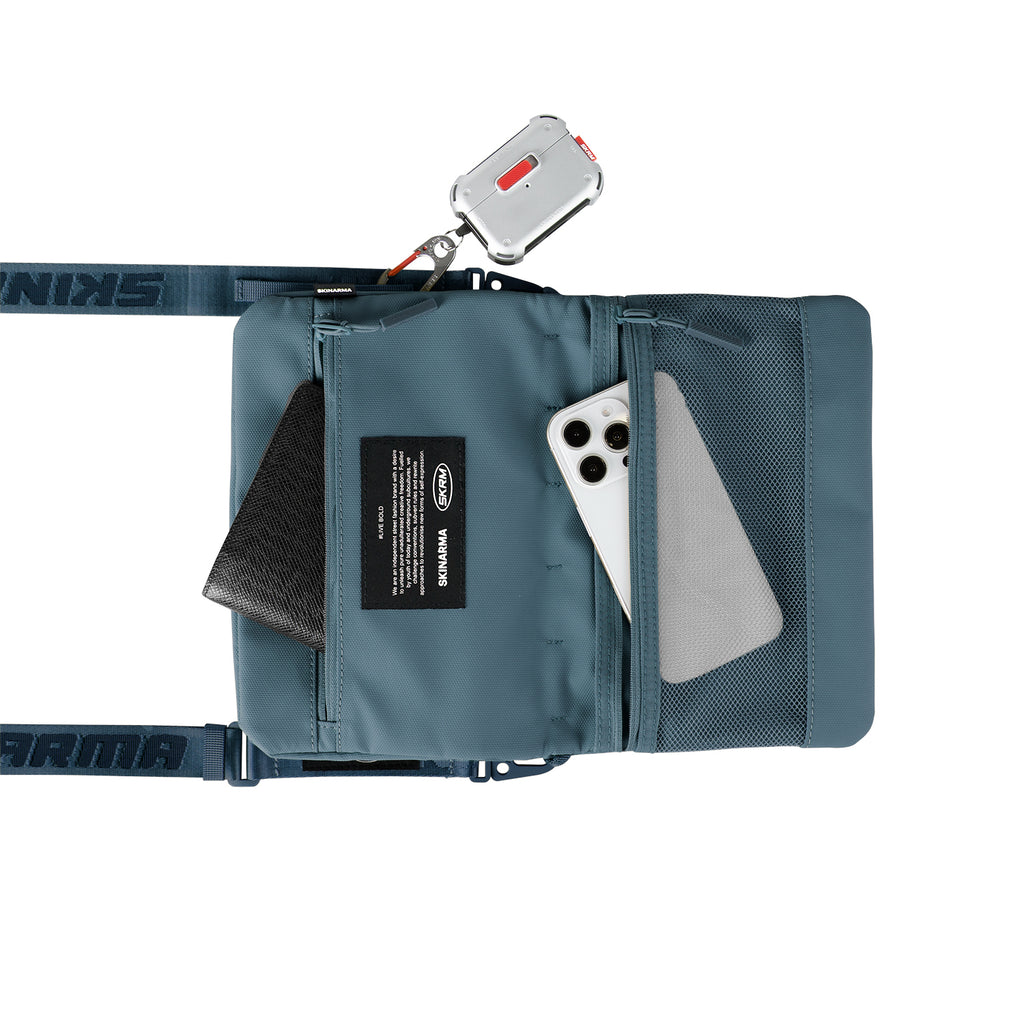 Skinarma Satchel Juno Desenli Naylon Scout Bilek Askı Kayışlı Aksesuar Çantası Gri