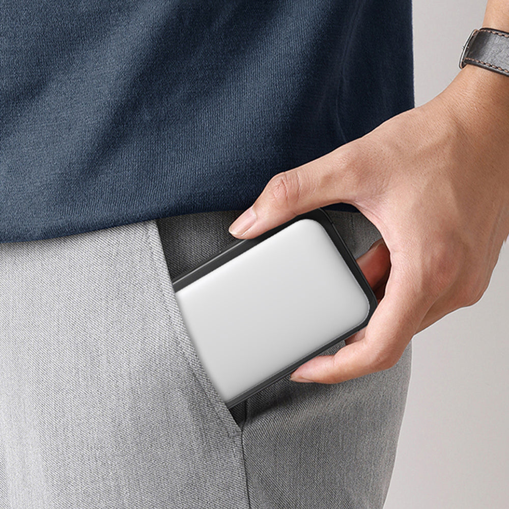 Wiwu Wi-P037 Qi Şarj Teknolojili LED Işık Göstergeli M-safe Kablosuz Powerbank 5000mAh 15W Siyah